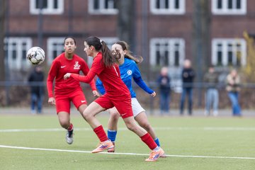 Bild 302 - wCJ Eimsbuettler TV - Holstein Kiel : Ergebnis: 0:1